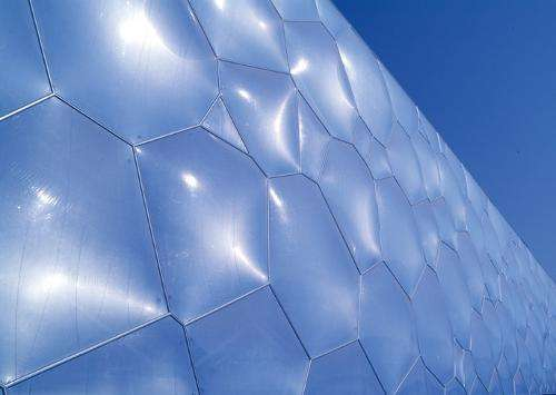 ETFE膜结构气枕是什么材料做成的？
