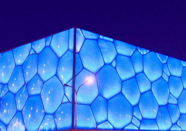 ETFE膜材与玻璃在绿色建筑领域的竞争
